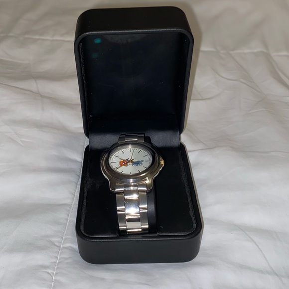 Silver watch - Picture 2 of 6